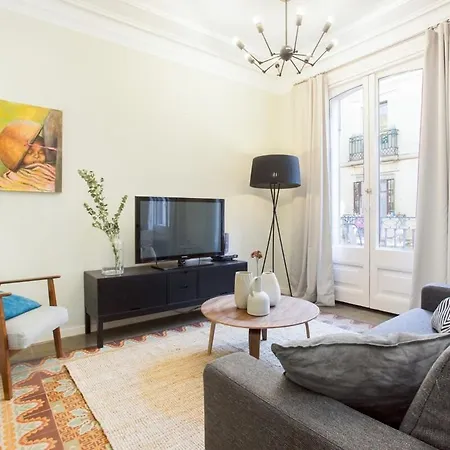 Apartment 4 Bedroom With A Balcony In Ramblas 2 2 *