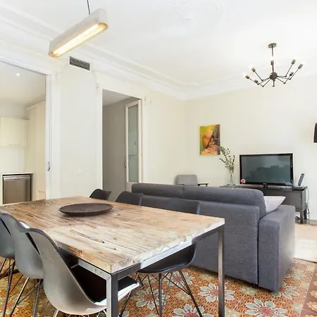 4 Bedroom With A Balcony In Ramblas 2 2 * Barcelona