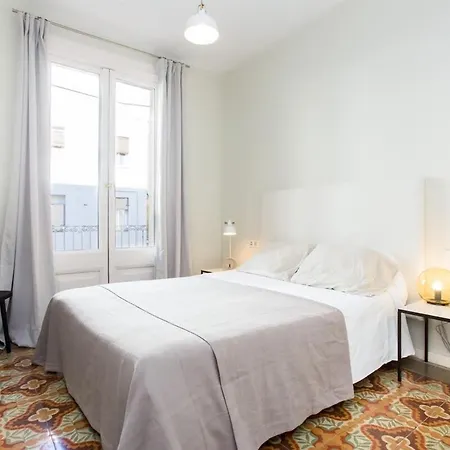 4 Bedroom With A Balcony In Ramblas 2 2 Apartment