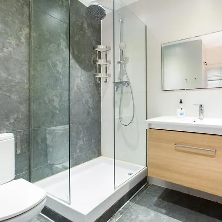 4 Bedroom With A Balcony In Ramblas 2 2