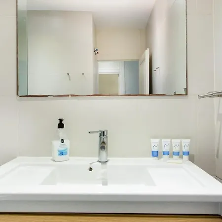 4 Bedroom With A Balcony In Ramblas 2 2 Apartment