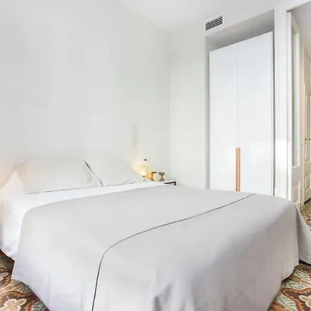 4 Bedroom With A Balcony In Ramblas 2 2